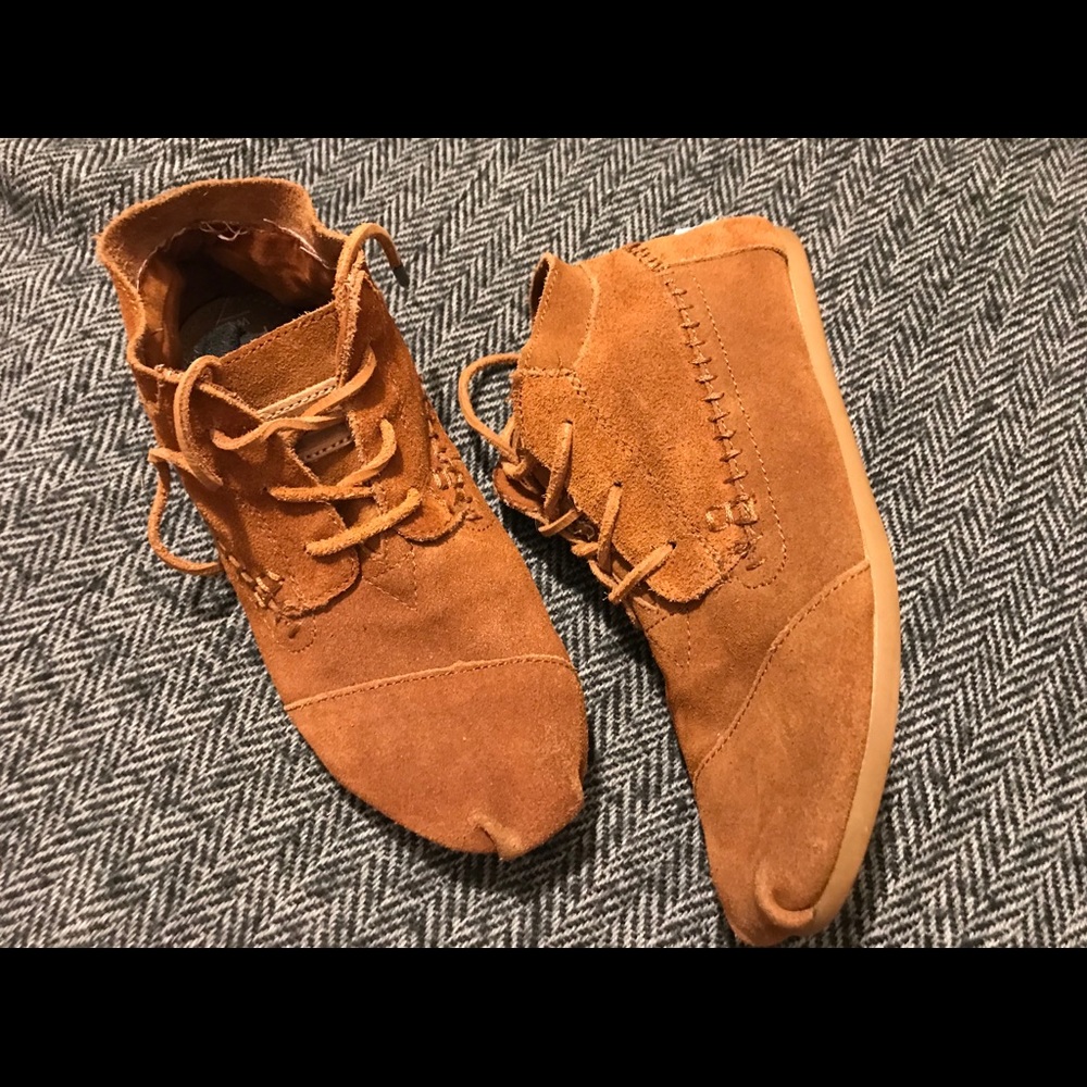 Toms moccasin shoes